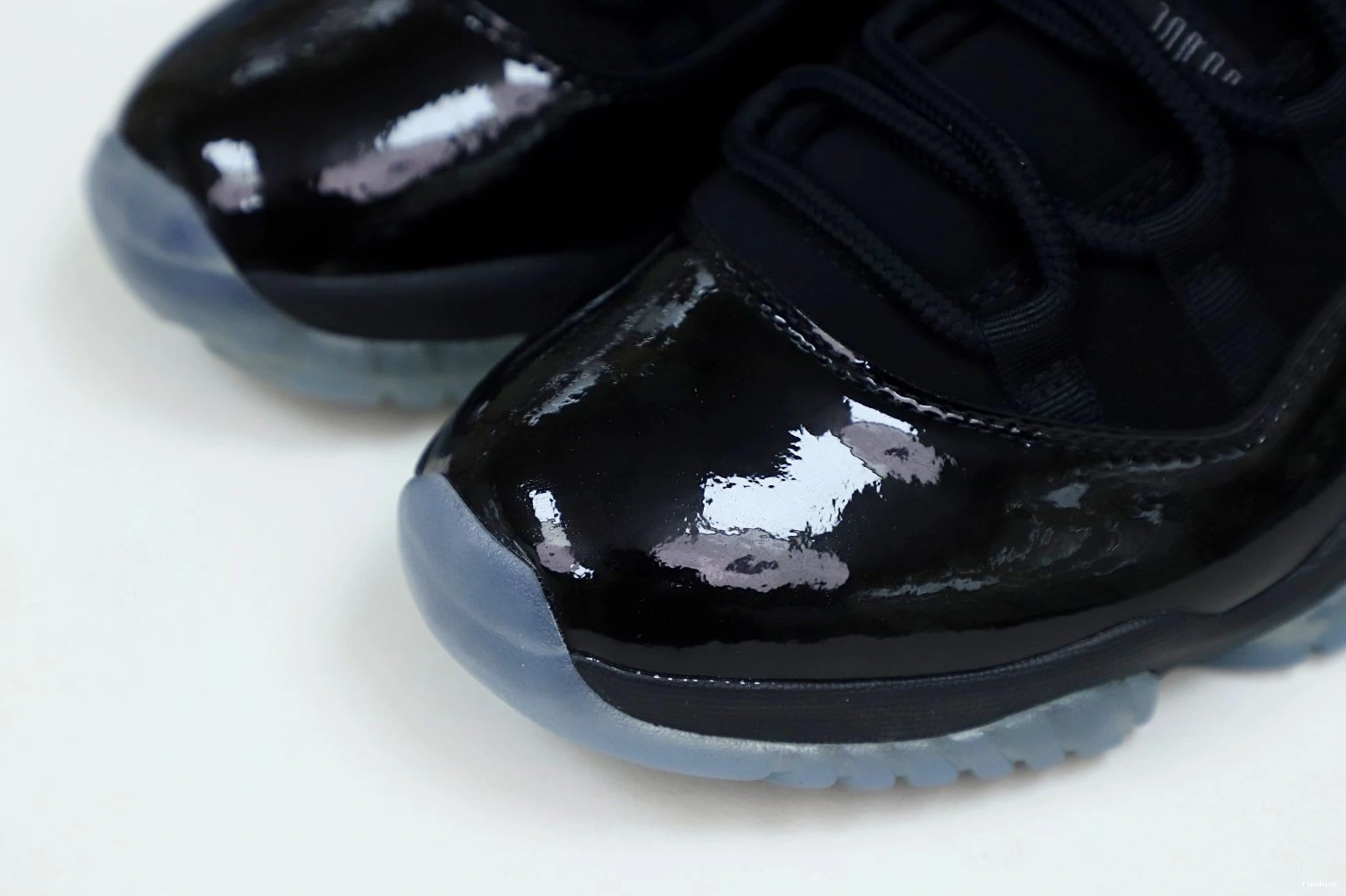 JORDAN 'CAP RETRO 11 AND GOWN' AIR 1022